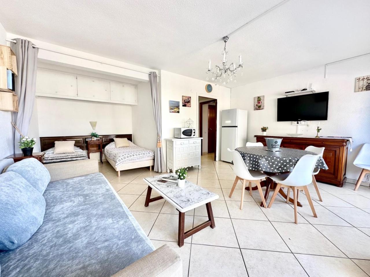 Apartment Center *